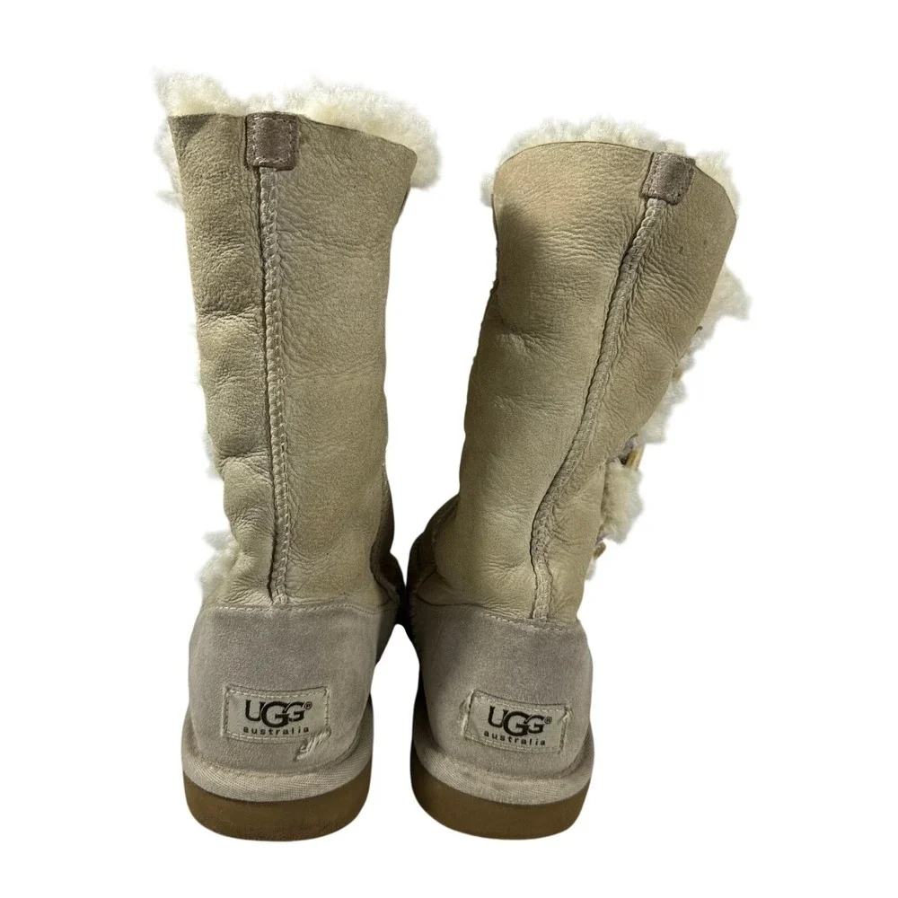 UGG Australia‎ Bailey Button Triplet Beige Tall Boots Youth(big Kid) 2 Sheepskin